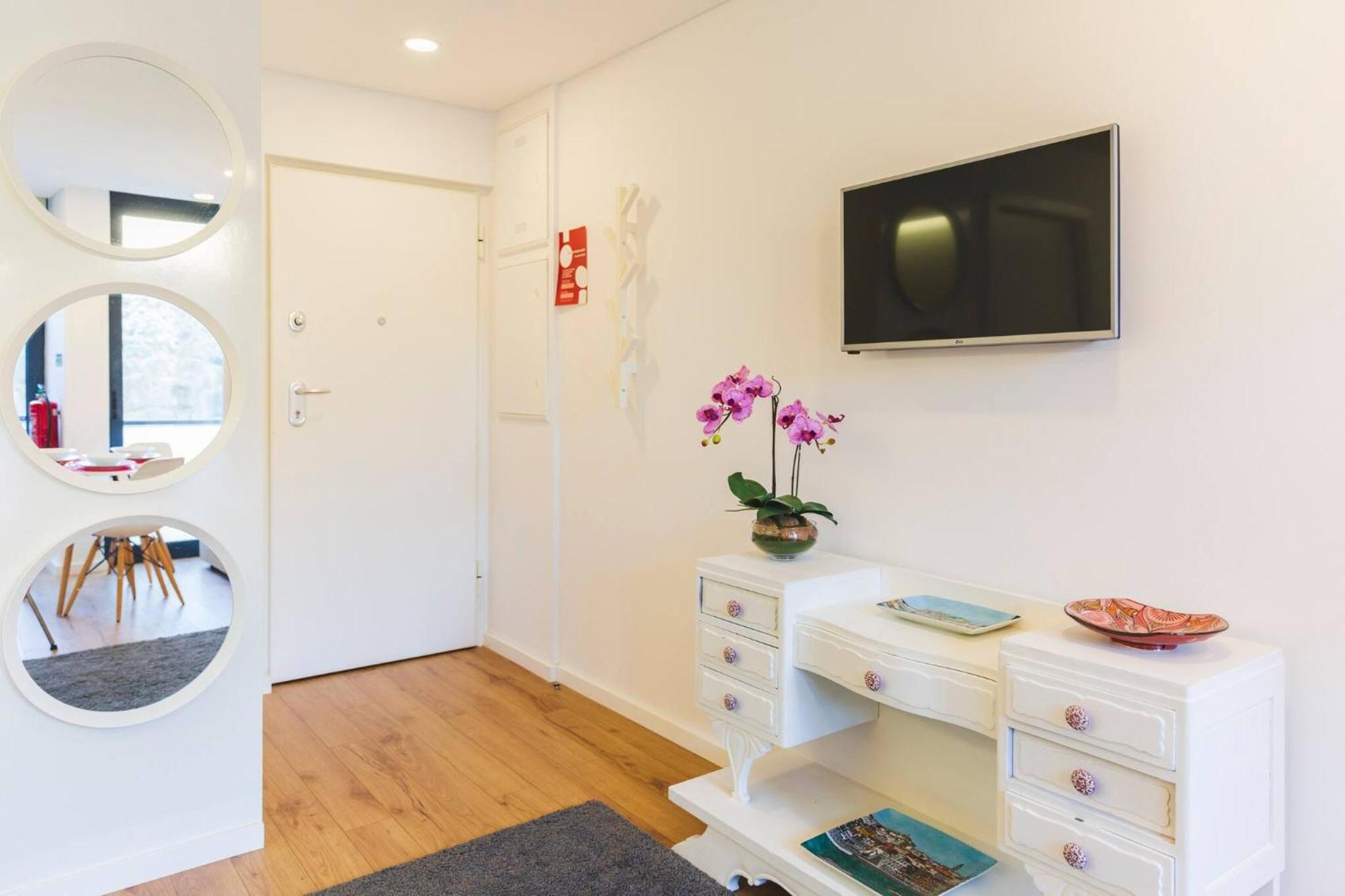 Aposentus - Your Home At Pinheiro'S Studio Porto Zewnętrze zdjęcie